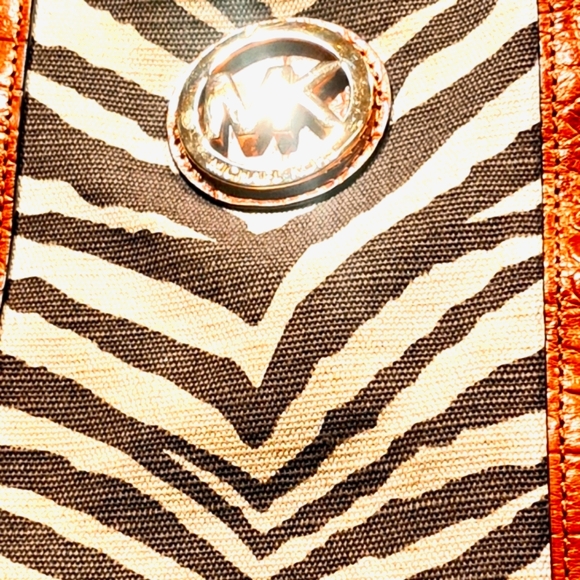 MICHAEL KORS BAG - Picture 7 of 7